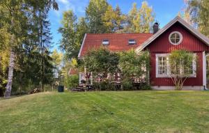 Awesome Home In Ljuster With Wifi And 5 Bedrooms