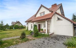 Gorgeous Home In Miciszewice With Wifi