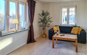 Awesome Home In Lövestad