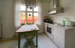 Awesome Home In Bredaryd With Wifi