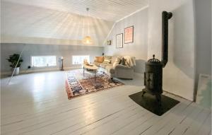 Awesome Home In Bredaryd With Wifi