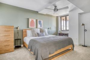 Clarendon 1BR w Gym WD Doorman nr Metro WDC-350