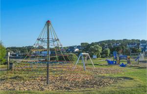 Maisons de vacances Nice Home In Guidel With Wifi : photos des chambres