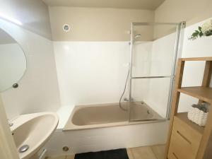 AS23037 -P2 avec parking privé à 2 pas de la plage