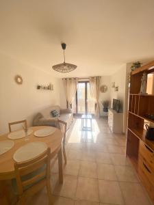 AS23037 -P2 avec parking privé à 2 pas de la plage