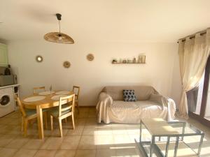 AS23037 -P2 avec parking privé à 2 pas de la plage