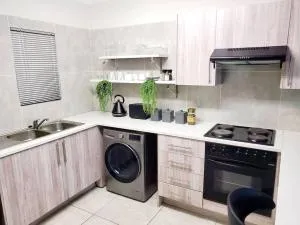 NST City Apartments @ Le Mirell - Kaapsehoop