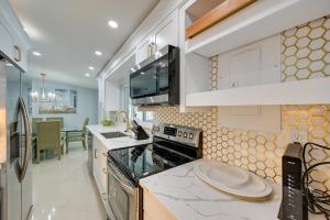 Pelican Nest, Tropical Naples Villa with Pool