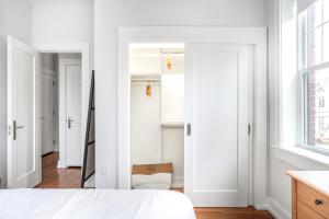 Well-Located Porter Sq 1BR in Harvard Sq BOS-342