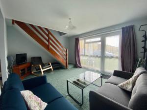 Charming Spacious 3-bedroom Beach Holiday House, Norfolk