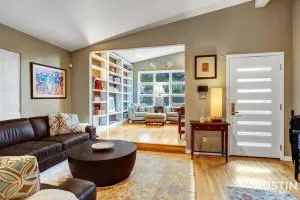 Fun For the Whole Family - Easy Access to Downtown - West Lake Hills