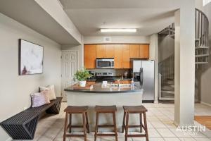 Balcony Views and Ideal West Campus Austin Location