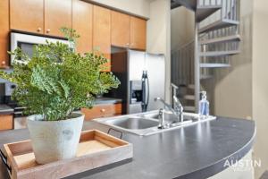 Balcony Views and Ideal West Campus Austin Location