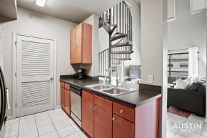 King Beds and Patio Dining in ATX West Campus Gem