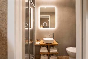 Deluxe Double Room room in Royal Rooms - Via Del Corso