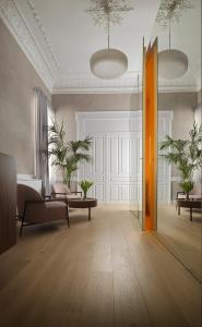Echo Suite with Balcony room in Monument