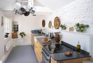 Charming Cottage in the Heart of Frome with parking