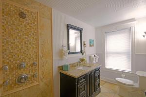 Inn on Charlotte Boutique Hotel