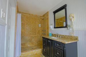 Inn on Charlotte Boutique Hotel