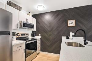 The Cottages Chic Ski-InandSki-Out Mountain Condo!