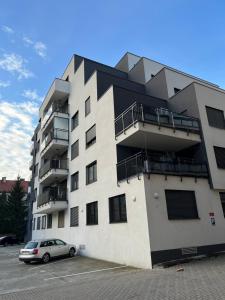 Elegant Escape apartment II - City Centre & Free Parking