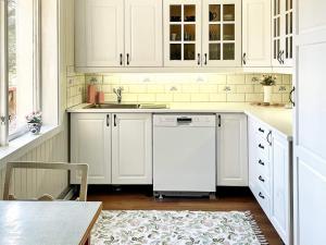 7 person holiday home in HÖGSBY-By Traum