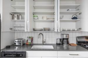 Loop 1BR wGym Roofdeck WD nr W Loop the L CHI-200