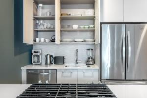 River N 1BR w Gym WD nr Mag Mile by Bluegound CHI-127