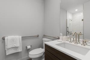 Loop 1BR w Gym Roofdeck WD nr W Loop the CHI-210