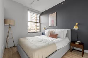 Loop 1BR w Gym Roofdeck WD nr W Loop the CHI-210