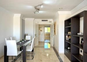 Moderno apartamento con preciosas vistas al mar en urbanización con piscina - Rio Real 11 2G