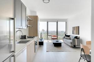 W Loop 1BR w Gym Coworking nr UIC CHI-753