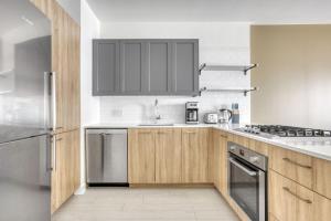 W Loop 1BR w Gym Coworking nr UIC CHI-754