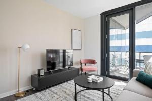West Loop 2BR w wd gym lounge nr L CHI-781