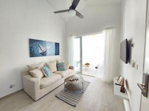 Hard Rock Golf Cozy 1BR • Pool & Golf Views
