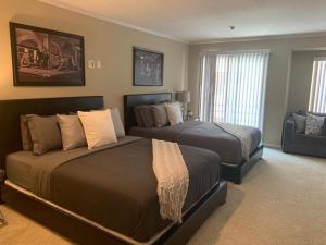 Hollywood loft spectacular free parking