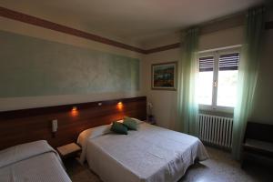 Double Room with Lake View room in Albergo Trattoria Fioravante