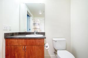 Downtown Bellevue Studio w WD Rooftop nrSEA-139