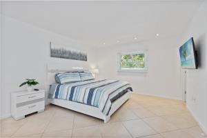 Close to Vanderbilt Beach home!