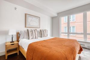 Bellevue 1br w wd gym lounge nr Downtown Park SEA-528