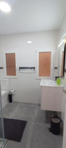 PMT16 - Large city apartment on the beach