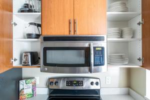 Santa Clara 2BR w Pool Spa nr Park Shopping SFO-384