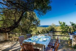 Tipica Casa Sarda con Piscina Privata e Vista Mare img1