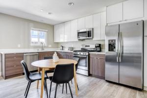 Campbell 1BR w WD Pool Gym nr WF TJ SFO-613