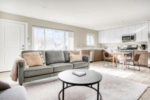 Campbell 1BR w Gym Pool Hot Tub nr WF TJ SFO-797