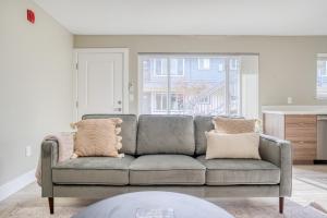 Campbell 1BR w Gym Pool Hot Tub nr WF TJ SFO-797