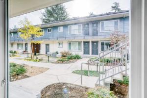 Campbell 1BR w Gym Pool Hot Tub nr WF TJ SFO-797