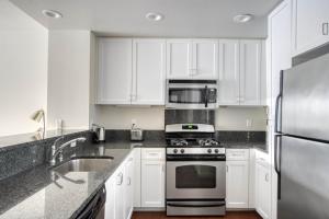 Santa Clara 1BR w Gym Cinema nr shops SFO-871