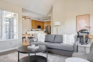Foster City 2BR w Gym 2 Pools WD nr VISA SFO-971