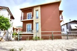 Villa Aurora - Strongylí